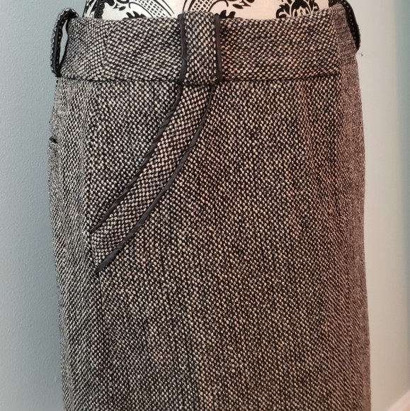 Ladies BRITISH KHAKI tweed midi-skirt, with detail - Picture 5 of 5